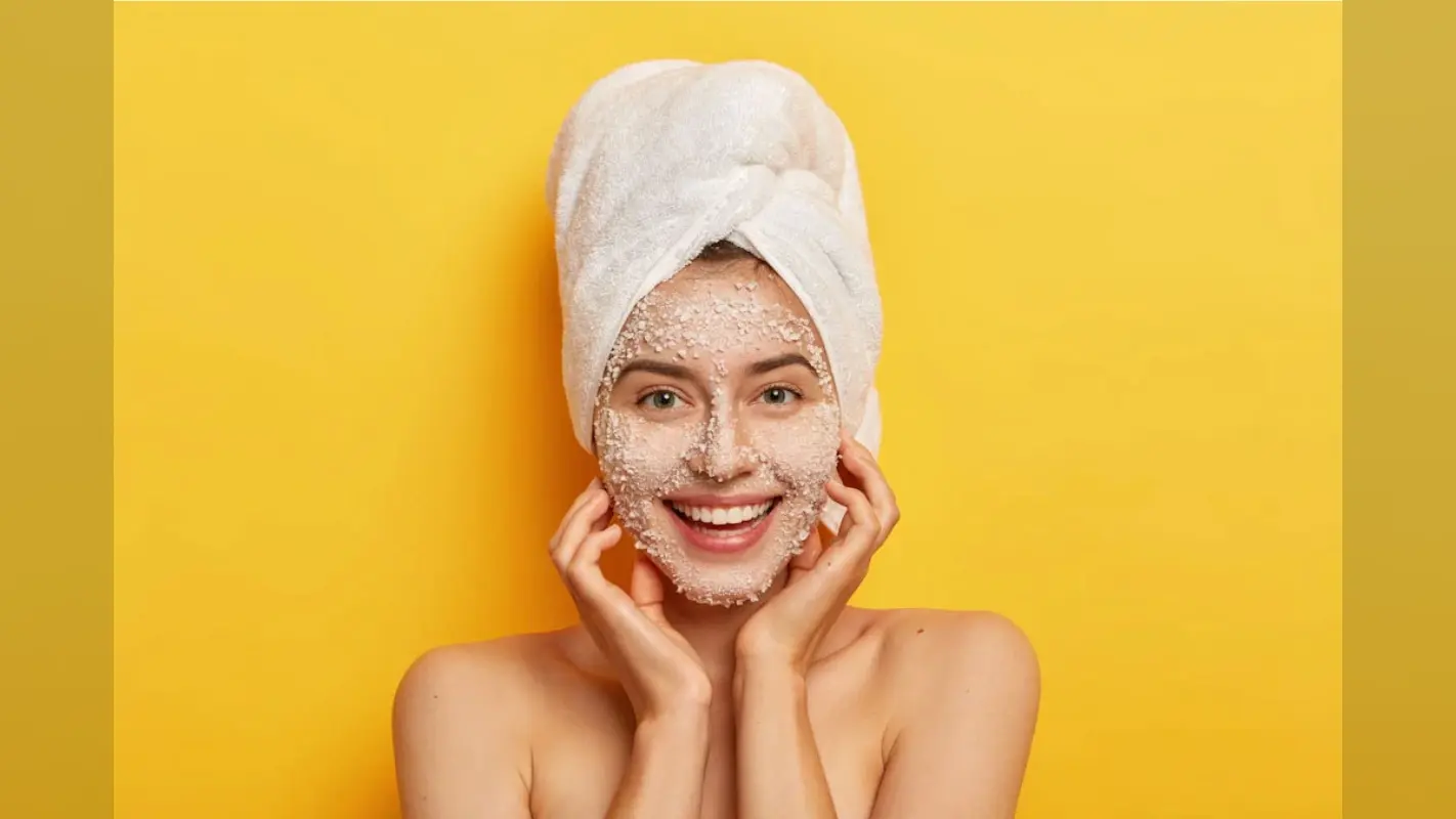 Best Natural Face Masks for Glowing Skin: स्किनकेयर रूटीन में शामिल करें ये 4 नेचुरल फेस मास्क, ग्लोइंग स्किन पाएं