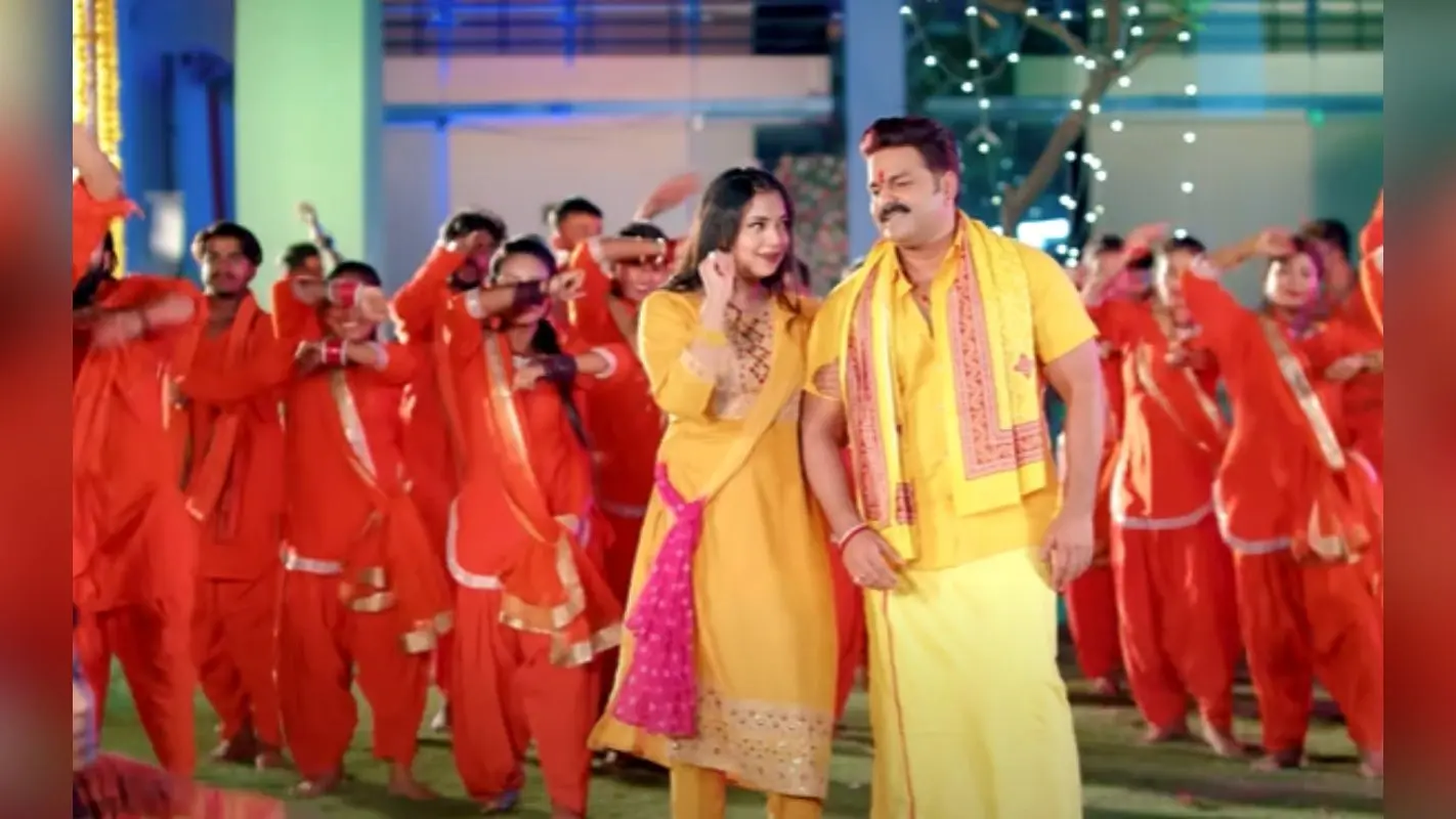 Bhojpuri Bolbam Song 2025: सावन में पवन सिंह से आस्था सिंह ने मांगी चूड़ी हरी हरी, मिले ताबड़तोड़ व्यूज, देखिए Video