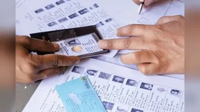Bihar Politics: गमछी अलग, नारे अनेक, झंडा अलग….फिर भी एकता की मिठास में डूबा महागठबंधन