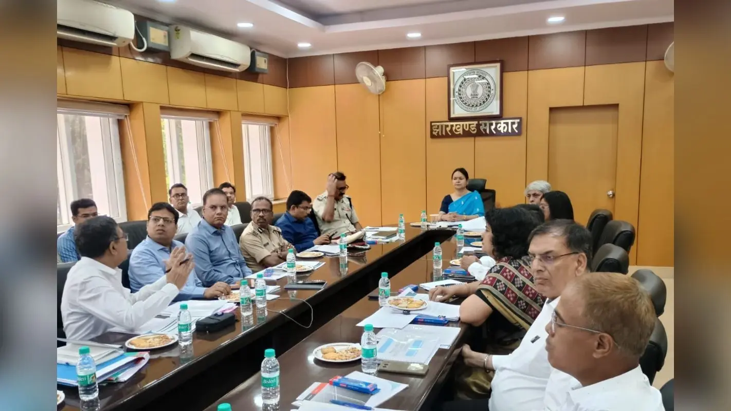 बोकारो स्टील सिटी को टॉप टेन शहरों में लाएं, झारखंड की मुख्य सचिव अलका तिवारी ने दिए निर्देश