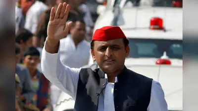 अखिलेश के जन्मदिन पर मायावती-योगी का सियासी सरप्राइज! पार्टी कार्यालय में उमड़ा जनसैलाब