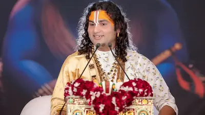“25 साल की लड़की चार जगह मुंह मार चुकी होती है” — अनिरुद्धाचार्य के बयान पर महिलाओं का फूटा गुस्सा, देशभर में बैन का ऐलान!