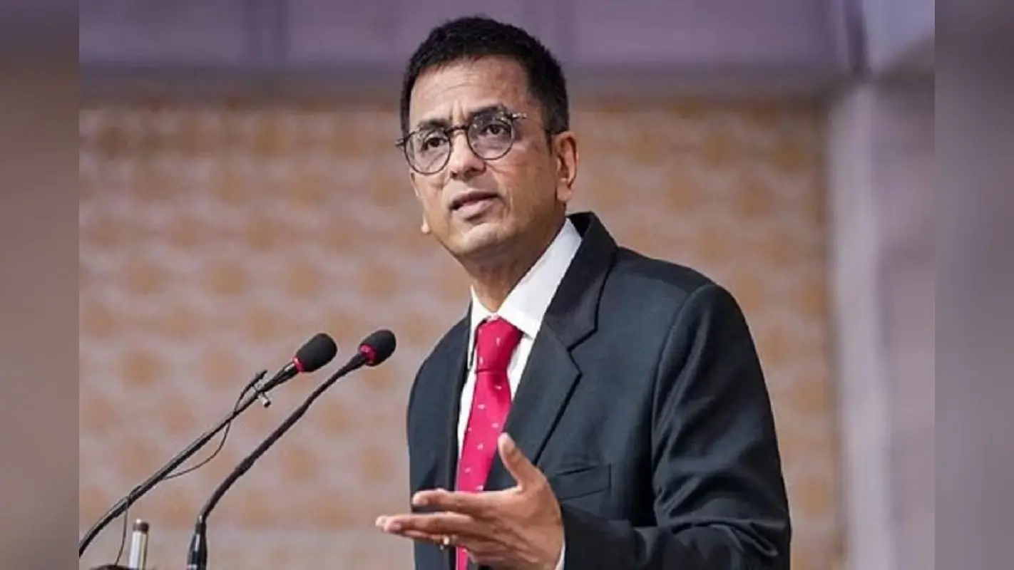 वेदांता-वायसराय विवाद में नया मोड़, पूर्व सीजेआई चंद्रचूड़ बोले—विश्वसनीय नहीं है शॉर्ट सेलर की रिपोर्ट