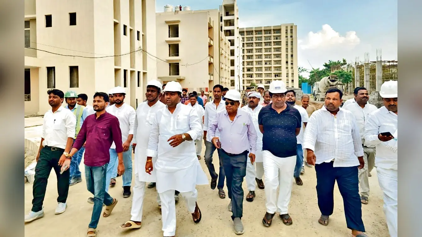 Hajipur News : महुआ मेडिकल कॉलेज में ओपीडी सेवा अगस्त से