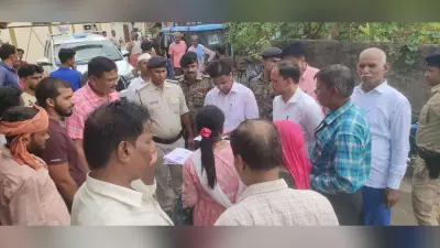 Bahadurpur Vidhan Sabha: बहादुरपुर पहुंचे जिलाधिकारी, बोले- घर-घर जाकर लोगों को मतदाता सूची पुनरीक्षण के बावत दें जानकारी