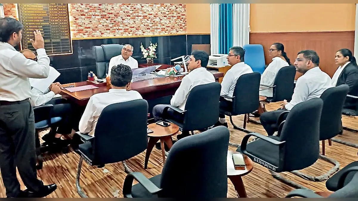 seraikela kharsawan news: मध्यस्थता के जरिये अधिक से अधिक मामलों का करें निष्पादन : पीडीजे