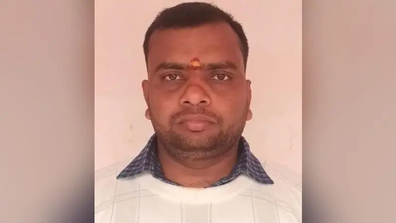 विशिष्ट शिक्षकों के वेतन संधारण व सेवा निरंतरता की मांग