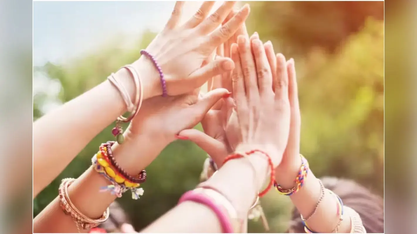 Friendship Day Wishes: तेरे जैसा यार कहां.. फ्रेंडशिप डे पर भेजें अपने दोस्तों को दिल छू लेने वाले यूनिक मैसेज