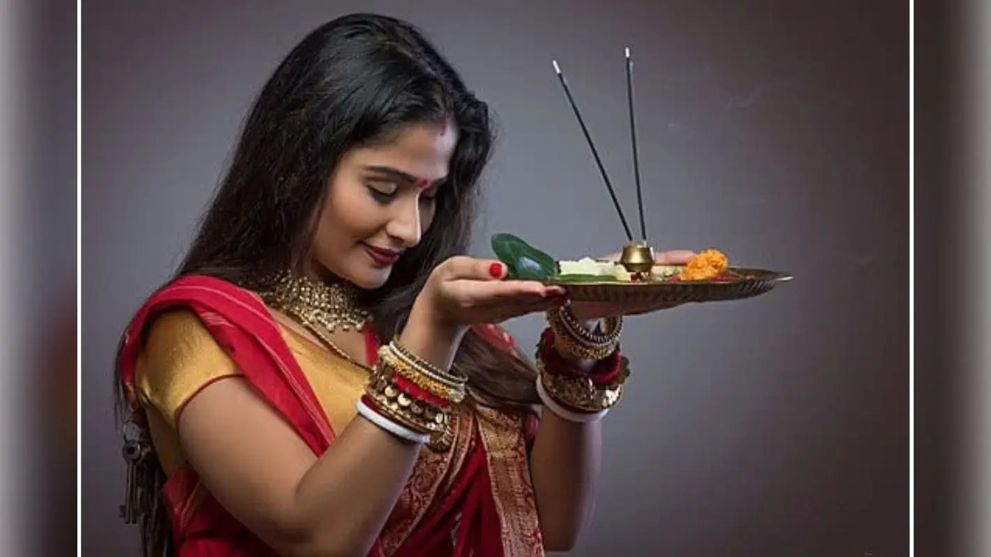Guru Purnima Jewelry Trends: गुरु पूर्णिमा पर दिखना है स्टनिंग,ये ज्वेलरी डिजाइन हैं आपके लिए