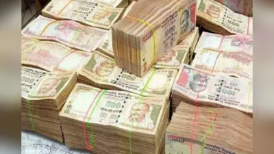 CMO के घर में पुराने नोटों की खैरात या भ्रष्टाचार की गवाही? मौत और बंडलों का चौंकाने वाला कनेक्शन!