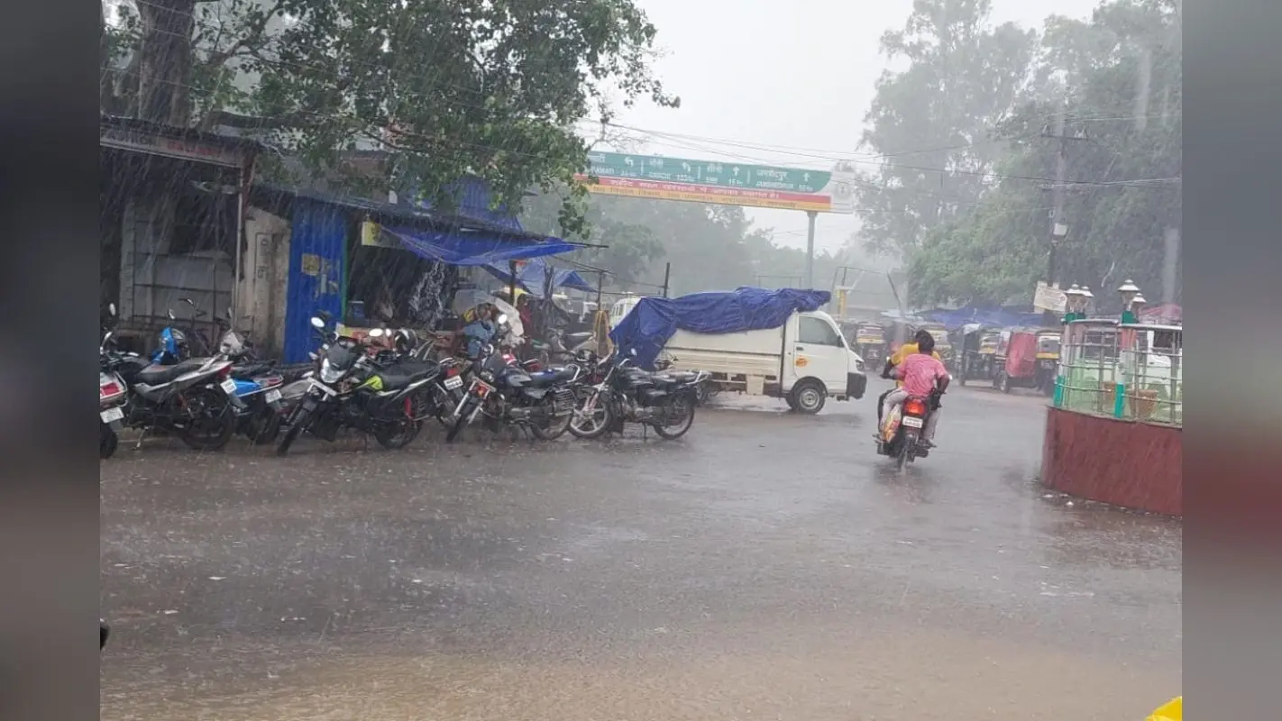 Jharkhand Weather: सरायकेला-खरसावां में 250 मिमी बारिश रिकॉर्ड, ग्रामीण क्षेत्रों में दिनभर गुल रही बिजली