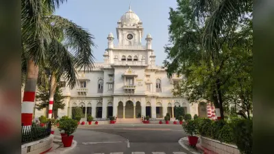 यूपी में छात्रों का हल्लाबोल: KGMU में डॉक्टरों की अनिश्चितकालीन भूख हड़ताल, BHU में दाखिले पर बवाल