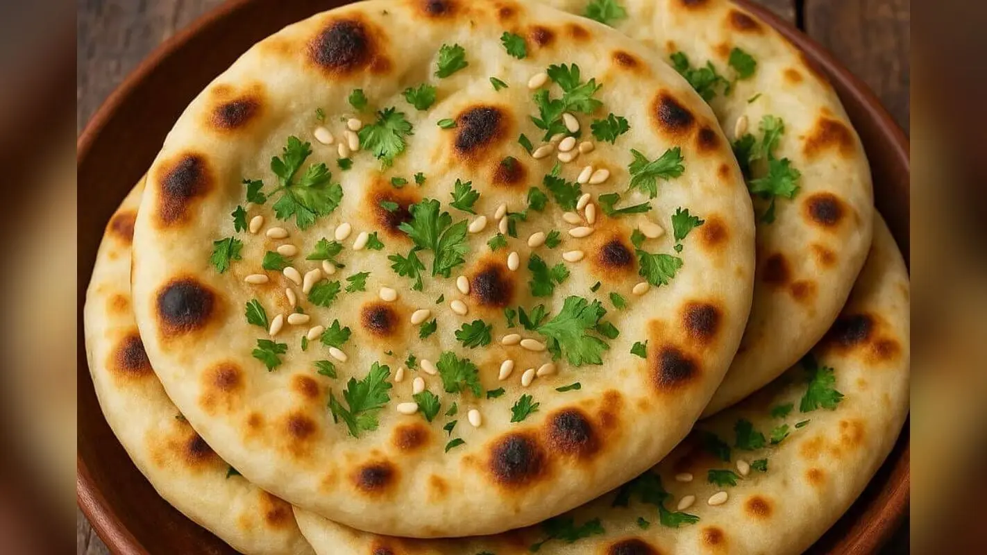 Kulcha Recipe: पंजाबी फूड का मजा अब घर में, ढाबा स्टाइल में बनाएं मशहूर कुलचा