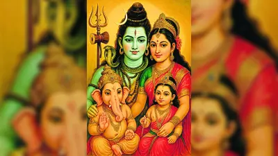त्रिकालदर्शी शिव भूत भविष्य एवं वर्तमान ज्ञान के माने जाते हैं बोधक