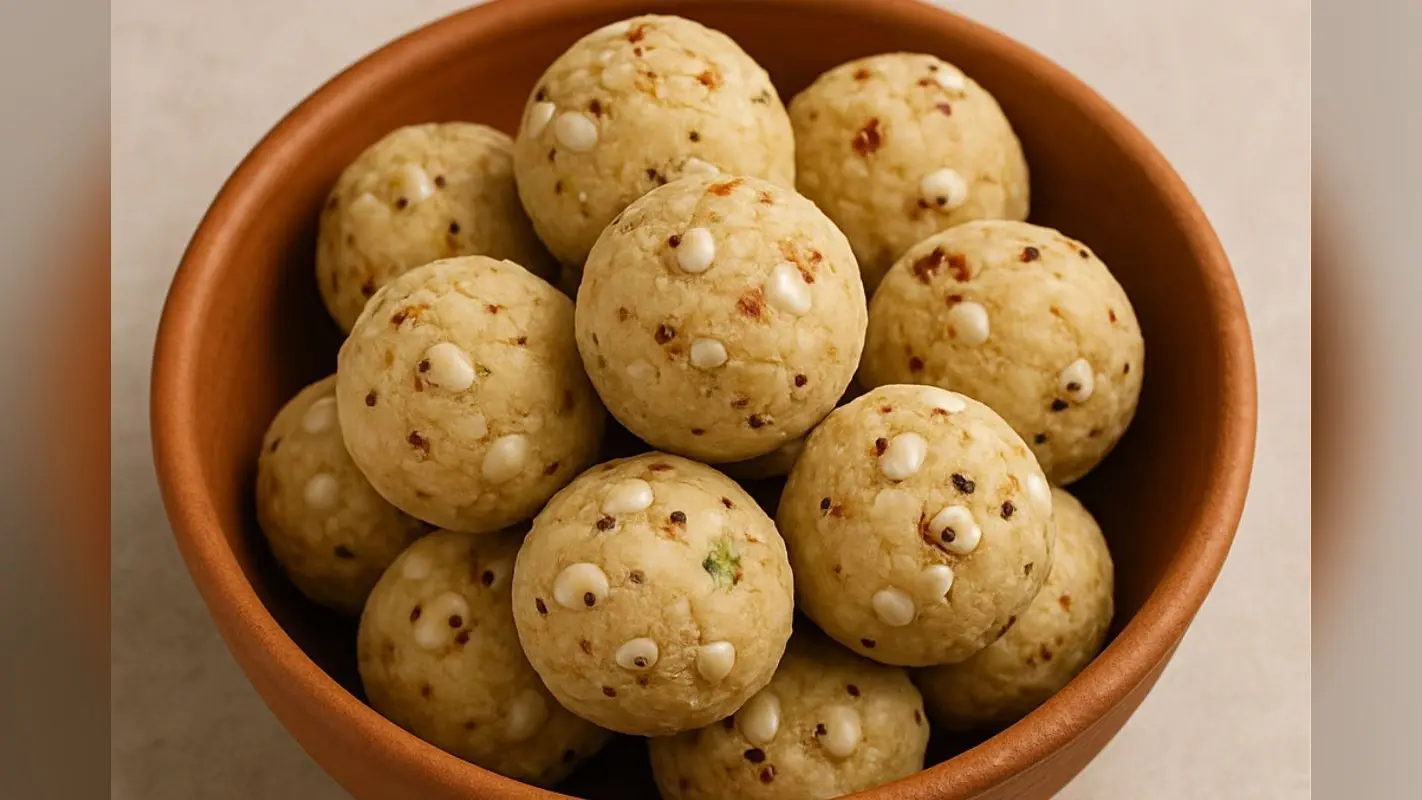 Makhana Laddu Recipe: बिना चीनी, बिना ज्यादा मेहनत, बनाएं ये हेल्दी मखाना लड्डू