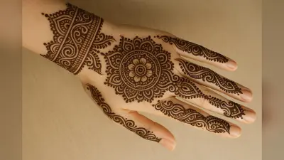 Mehndi Design: सावन में हाथों में सजाएं ये खूबसूरत मेहंदी डिजाइन, अपने लुक को बनाएं और भी खास