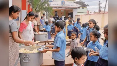 Midday Meal: आधार और अपार की अनिवार्यता की वजह से घटी साढ़े आठ लाख विद्यार्थियों की संख्या