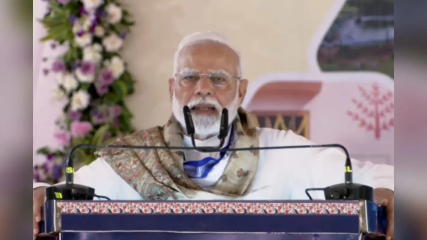 PM Modi in Bihar: ‘बाबा से आप लोगन खातिर प्रार्थना करत बानी’, सोमेश्वर नाथ को नमन कर पीएम मोदी ने भोजपुरी में शुरू किया भाषण