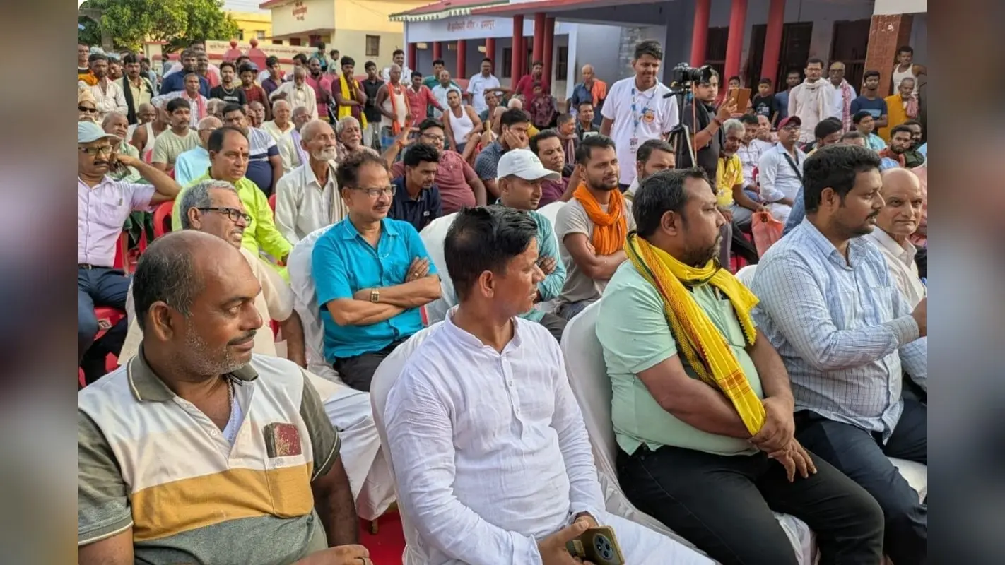 Election Express Video : बिहपुर की जनता ने हुक्मरानों की बिगाड़ दी हवा, चौपाल में छाया रहा शिक्षा-सड़क की बदहाली का मुद्दा