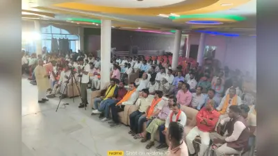 Election Express Video: सवालों की सूची लेकर पहुंची थी बैकुंठपुर की जनता, चौपाल में नेताओं को पानी पिला दिया