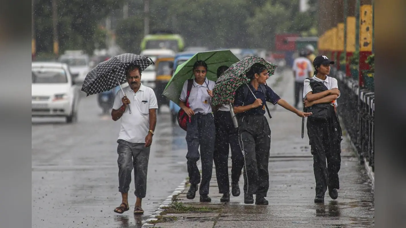 Heavy Rain Alert: बिहार-झारखंड में येलो अलर्ट, जानें एमपी-छत्तीसगढ़ सहित अन्य राज्यों का कैसा रहने वाला है मौसम
