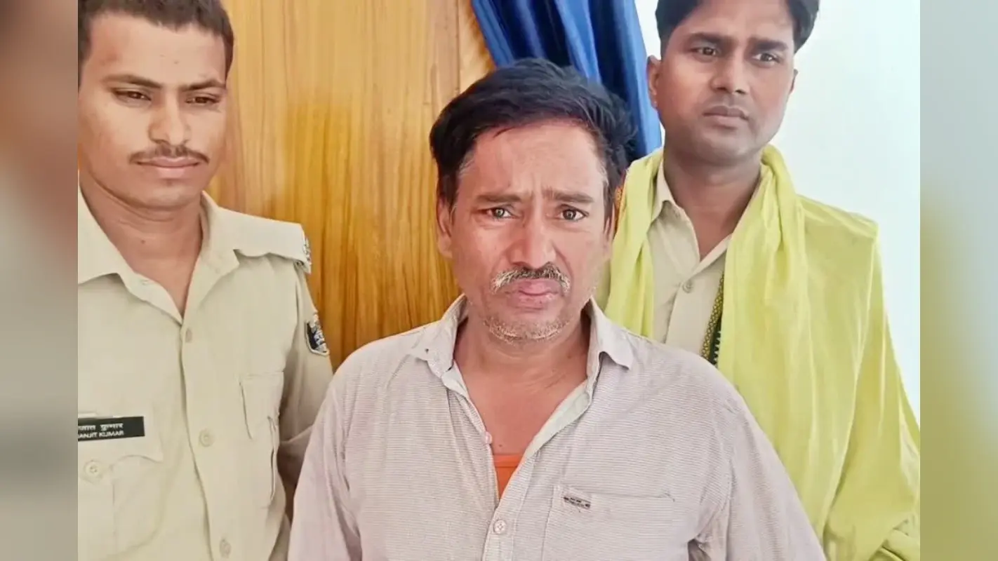बिहार में 1 लाख रिश्वत लेते अमीन रंगेहाथ गिरफ्तार, विजिलेंस टीम की छापेमारी से मचा हड़कंप
