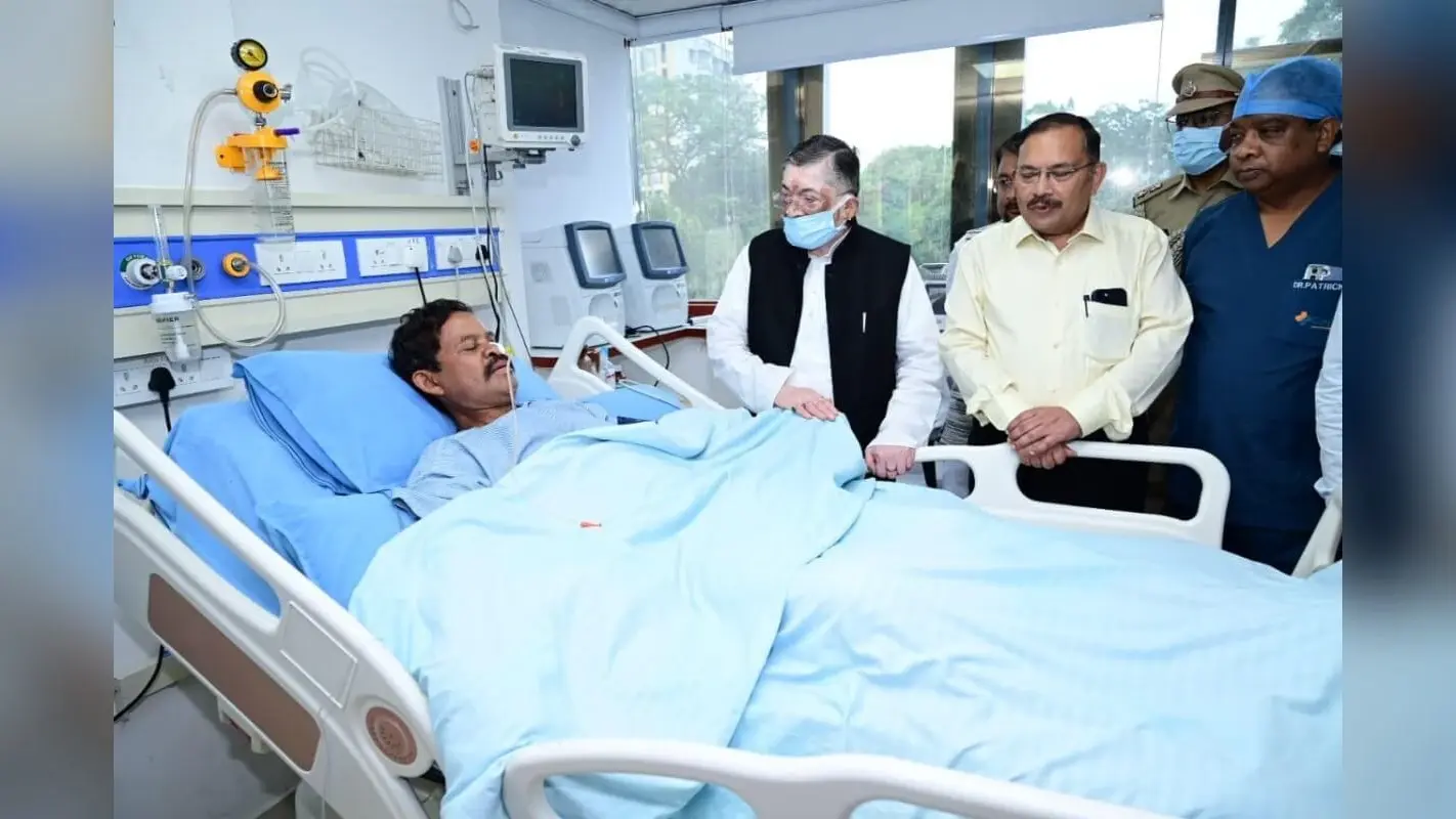 क्यूरेस्टा अस्पताल पहुंचे राज्यपाल संतोष गंगवार, पूर्व हॉकी खिलाड़ी विमल लकड़ा से की मुलाकात