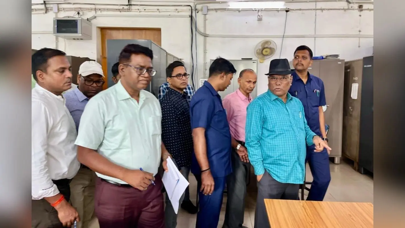 एक्शन में झारखंड के पेयजल एवं स्वच्छता मंत्री योगेंद्र प्रसाद, 7 कर्मियों को शोकॉज, कार्यसंस्कृति में बदलाव के निर्देश