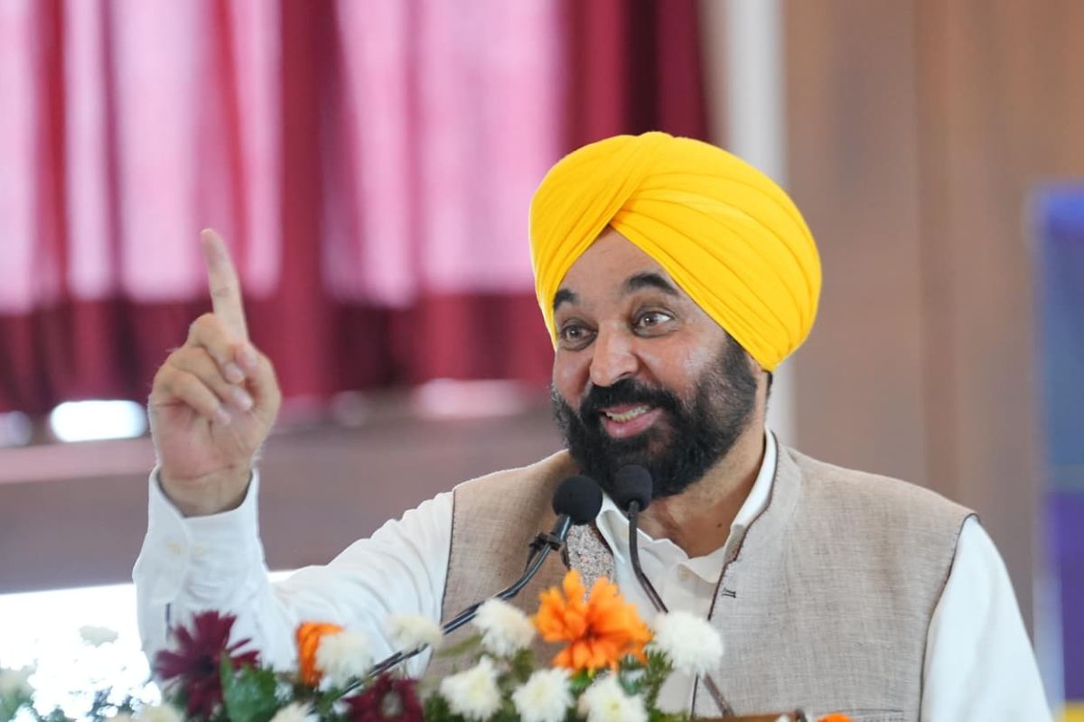 सीएम भगवंत मान का सुखबीर बादल पर हमला, कहा- झूठी बखान के बदले लें बरगाड़ी कांड और नशे से हुई मौतों की जिम्मेदारी