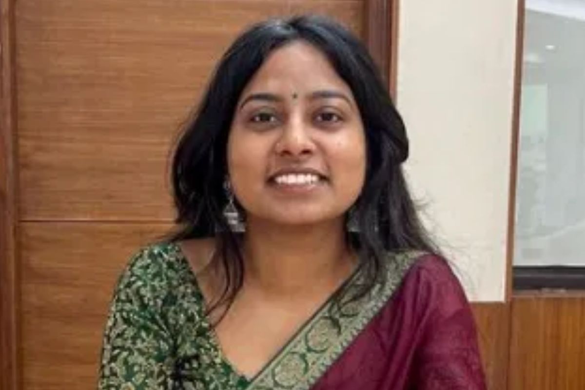 Coaching और लाखों का खर्च नहीं, 12 से 15 घंटे पढ़ाई…UPSC क्रैक कर IAS की कुर्सी तक का सफर ऐसा