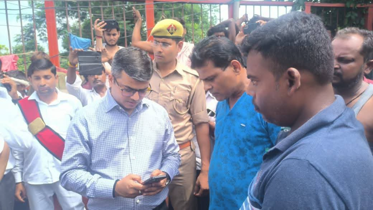 प्रयागराज में गंगा-यमुना का कहर, बाढ़ से पांच लाख आबादी संकट में, स्कूल बंद, राहत शिविरों में बढ़ी हलचल