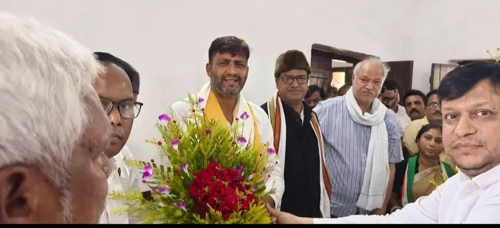 कांग्रेस कमेटी के राष्ट्रीय सचिव व प्रभारी का किया स्वागत