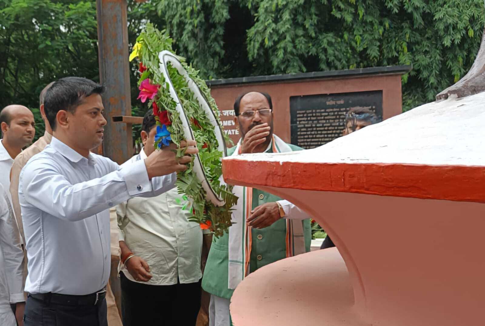 Bettiah : बेतिया के आठ अमर शहीदों के बलिदान को किया गया याद