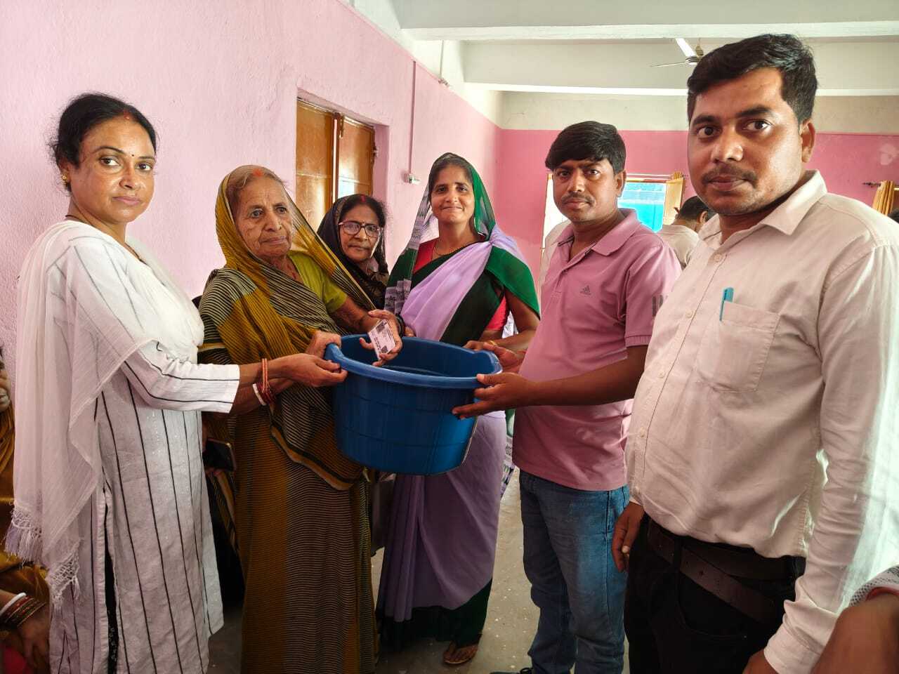 Giridih News: फाइलेरिया मरीजों के बीच किया गया किट का वितरण