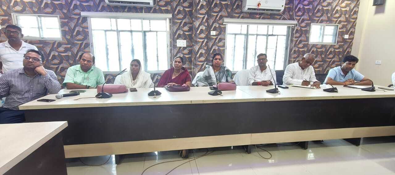 मनिहारी में छूटे बाढ़ पीड़ितों को बाढ़ राहत जीआर राशि देने की मांग