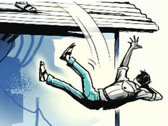Sundergarh News : आधा घंटा तक छत से लटक कर शोर मचाता रहा मरीज, हाथ छूटते ही नीचे गिरा, मौत