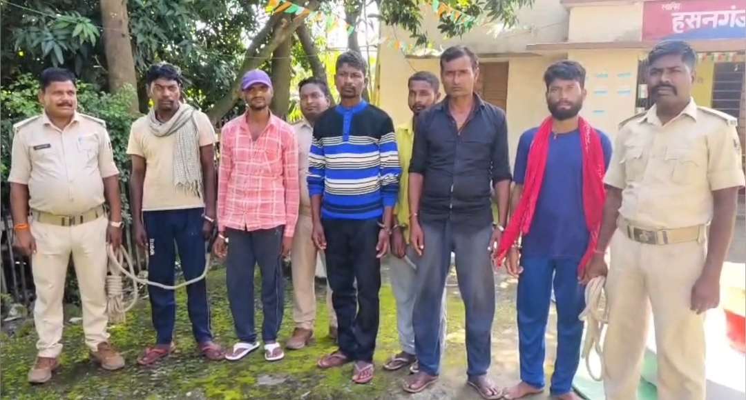 शराब पीकर हंगामा करने में आधा दर्जन नशेड़ी गिरफ्तार