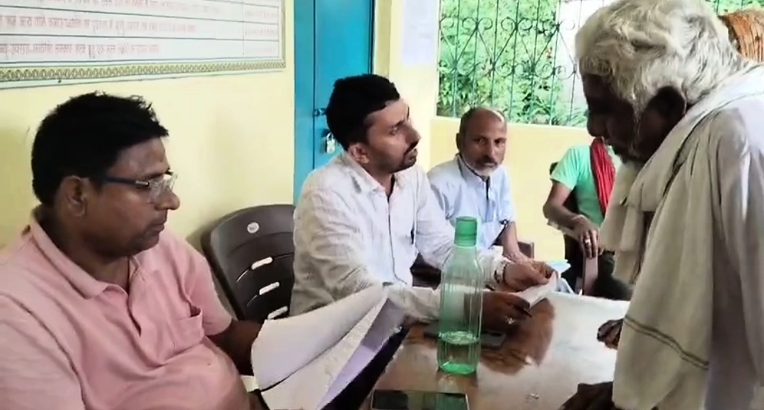 रौतारा पंचायत भवन में राजस्व महाअभियान शिविर लगा