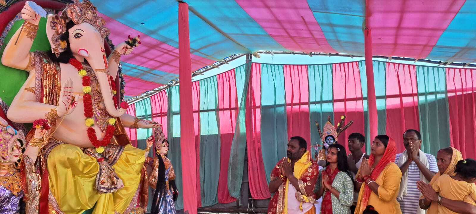 परबान चढ़ता जा रहा है कुरसेला का गणेश पूजनोत्सव का रंग