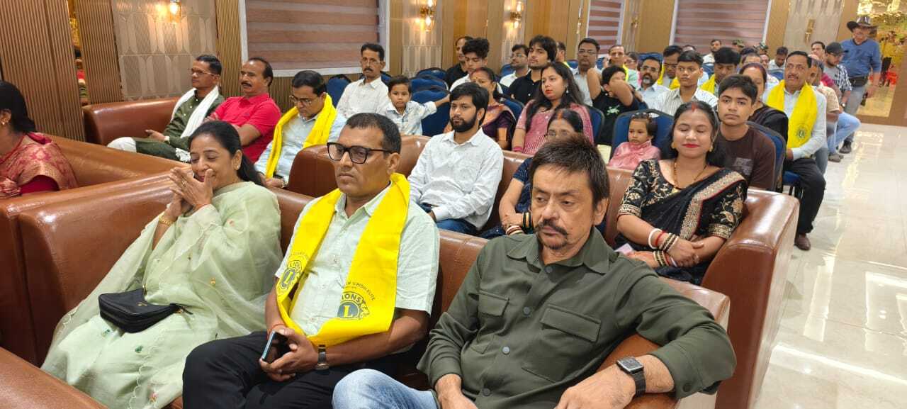Giridih News: लायंस क्लब ऑफ गिरिडीह एलिट का पदस्थापना समारोह