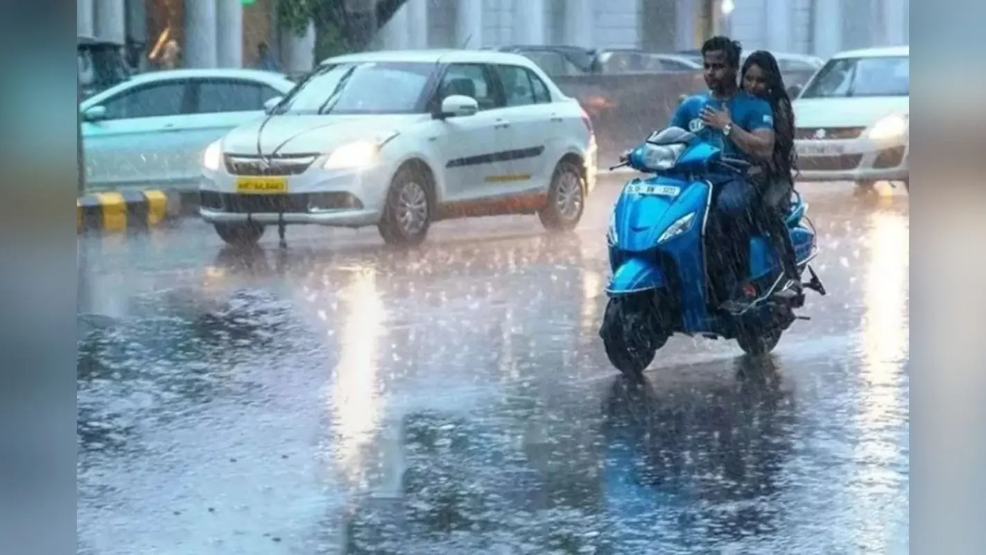 Bihar Weather Today: बारिश के साथ बाढ़ की त्रासदी, कई जिलों में स्कूल बंद, पटना में टूट सकता 49 साल का रिकॉर्ड