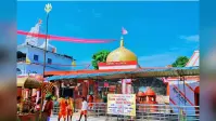 अरेराज सोमेश्वरनाथ मंदिर में हेलीकॉप्टर से पुष्पवर्षा, सावन की तीसरी सोमवारी पर गूंजा हर-हर महादेव