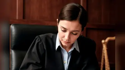 Law में करियर कैसे शुरू करें? CLAT के बाद Top Colleges में मिलेगा एडमिशन