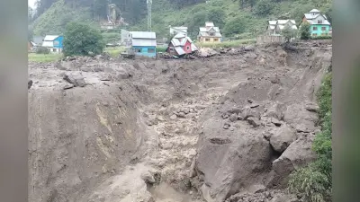 Viral Video : पानी ने ऐसा किया पीछा, दुम दबाकर भागे मजा लेने वाले लोग