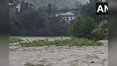 Doda Cloudburst Video: डोडा में बादल फटने से भारी तबाही, 4 लोगों के मौत की खबर, नदियां उफान पर, देखें मंजर