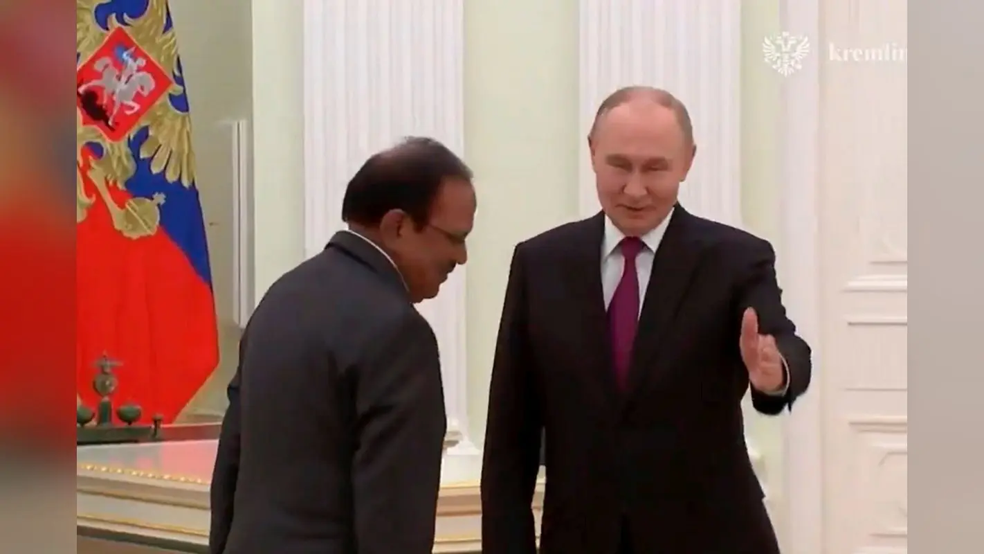 Doval Meet Putin: मॉस्को में राष्ट्रपति पुतिन से मिले NSA अजीत डोभाल, कई मुद्दों पर की चर्चा