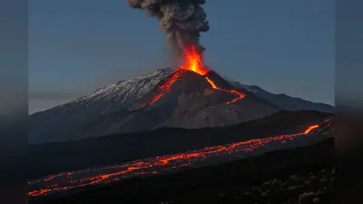 Mount Etna Volcano Eruption: इटली का माउंट एटना ज्वालामुखी फिर फटा, सिसिली में घना धुआं-राख ने मचाई दहशत