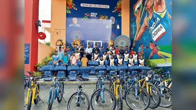 मुख्यमंत्री खेल छात्रवृत्ति योजना ”सक्षम” के तहत खिलाड़ियों को मिली साइकिल और स्पोर्ट्स किट