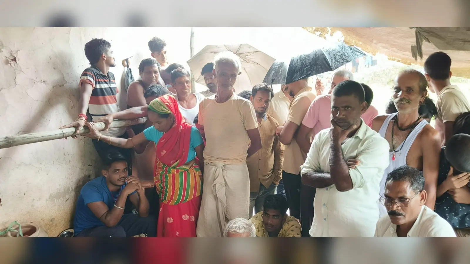 Dhanbad News : आपत्तिजनक अवस्था में पकड़ाये प्रेमी युगल, ग्रामीणों ने युवक को बनाया बंधक