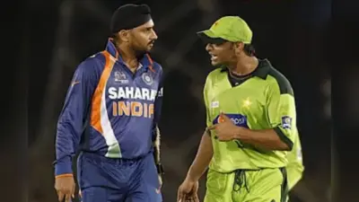 एशिया कप में शोएब अख्तर दिखा रहे थे अकड़ तो भज्जी ने दिखाई औकात, हाई वोल्टेज ड्रामा देख सब रह गए हैरान